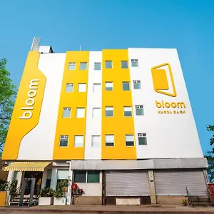 Отель Bloom - Karol Bagh, Дели