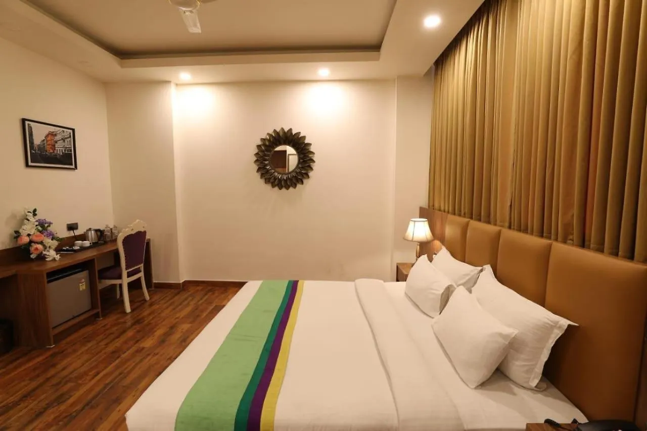 Tivoli Lawrence Road Hotel Delhi  3*, Delhi (National Capital Territory of India)